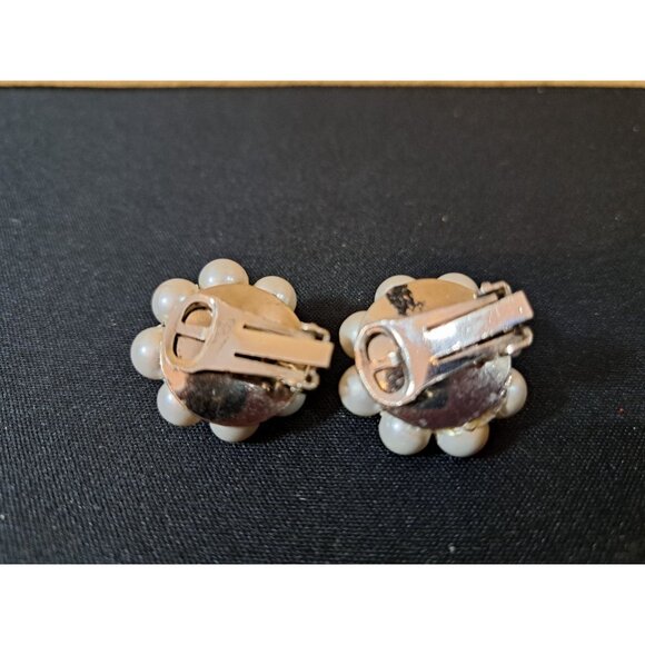 Vintage Cluster Faux Pearl Flower Clip-On Earrings - Picture 3 of 5